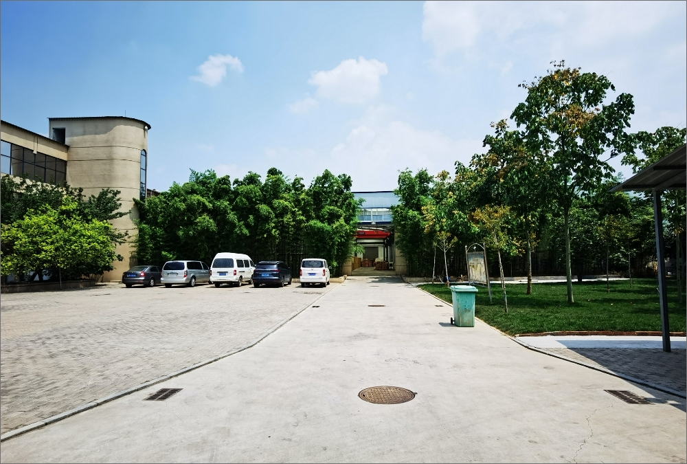 3-工厂厂区.jpg